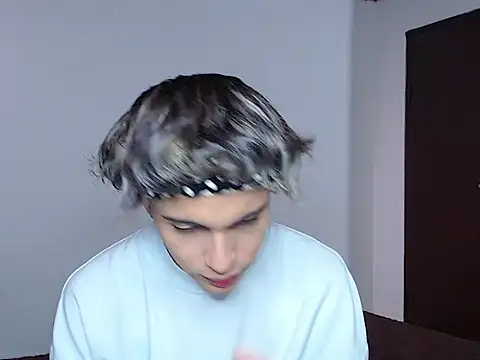 john vichenso online show from November 4, 2025, 10:13 pm