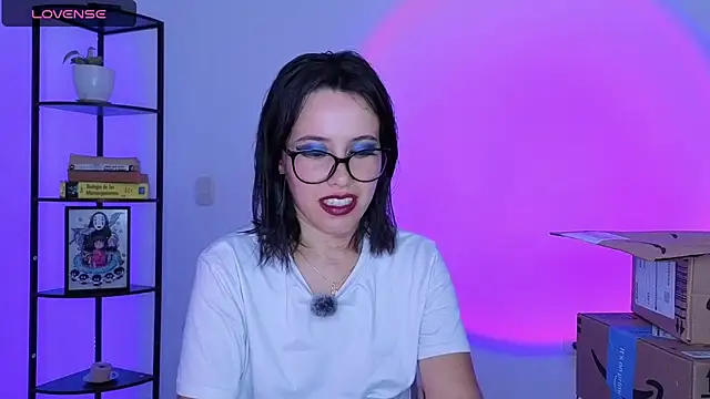 Snapshot of girldom chatting on July 1, 2026, 5:13 pm girldom online show from July 1, 2026, 5:13 pm
