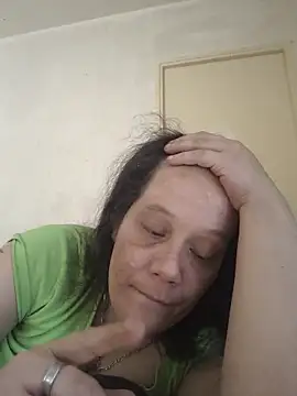 zeousseelphie online show from June 7, 2026, 12:21 pm
