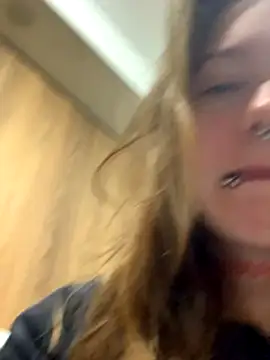 VesnaCrystal online show from October 15, 2025, 9:39 am