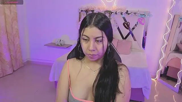 ZURY TAY online show from October 13, 2025, 11:56 am