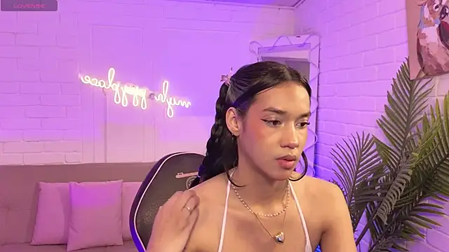 Snapshot of artemiss_tay chatting on November 7, 2025, 7:18 pm artemiss tay online show from November 7, 2025, 7:18 pm