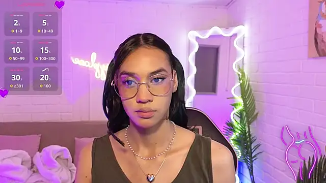 Snapshot of artemiss_tay chatting on November 4, 2025, 7:06 pm artemiss tay online show from November 4, 2025, 7:06 pm