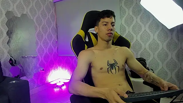 Twink sensationx online show from February 18, 2026, 1:18 pm