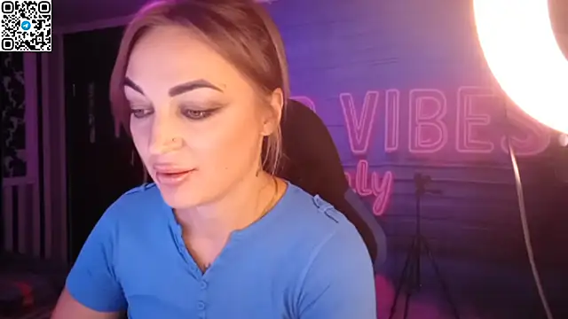 Blonde Temptation online show from October 17, 2025, 7:04 pm