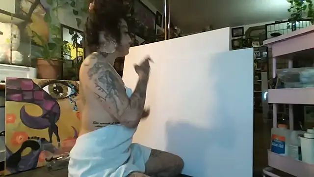 Snapshot of Av3ryyBe3 chatting on September 14, 2025, 12:11 am Av3ryyBe3 online show from September 14, 2025, 12:11 am