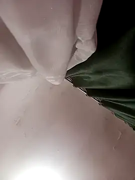 Lady 16 online show from December 14, 2025, 1:45 am