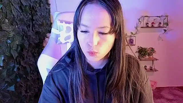 Snapshot of Eymmy_24 chatting on May 31, 2026, 1:33 am Eymmy 24 online show from May 31, 2026, 1:33 am