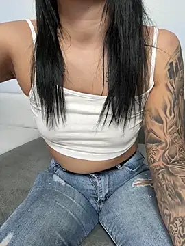 Snapshot of MiaKiittyy chatting on September 28, 2025, 3:52 pm MiaKiittyy online show from September 28, 2025, 3:52 pm