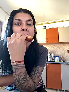 Snapshot of MiaKiittyy chatting on September 22, 2025, 2:12 pm MiaKiittyy online show from September 22, 2025, 2:12 pm