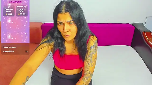 Snapshot of MiaKiittyy chatting on October 8, 2025, 4:40 pm MiaKiittyy online show from October 8, 2025, 4:40 pm