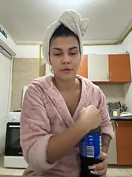 Snapshot of MiaKiittyy chatting on October 21, 2025, 8:52 pm MiaKiittyy online show from October 21, 2025, 8:52 pm