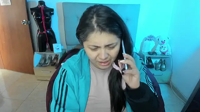 Snapshot of TifanyAmazinng chatting on December 15, 2025, 12:44 pm TifanyAmazinng online show from December 15, 2025, 12:44 pm