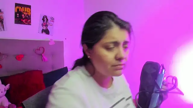 Snapshot of TifanyAmazinng chatting on February 16, 2026, 12:37 pm TifanyAmazinng online show from February 16, 2026, 12:37 pm