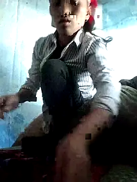 Snapshot of PhamPm70 chatting on November 27, 2025, 5:41 am PhamPm70 online show from November 27, 2025, 5:41 am