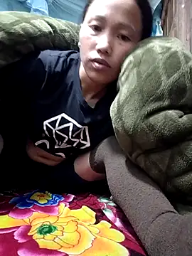 Snapshot of PhamPm70 chatting on December 19, 2025, 1:20 am PhamPm70 online show from December 19, 2025, 1:20 am