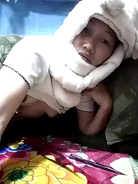 Snapshot of PhamPm70 chatting on December 15, 2025, 10:48 pm PhamPm70 online show from December 15, 2025, 10:48 pm