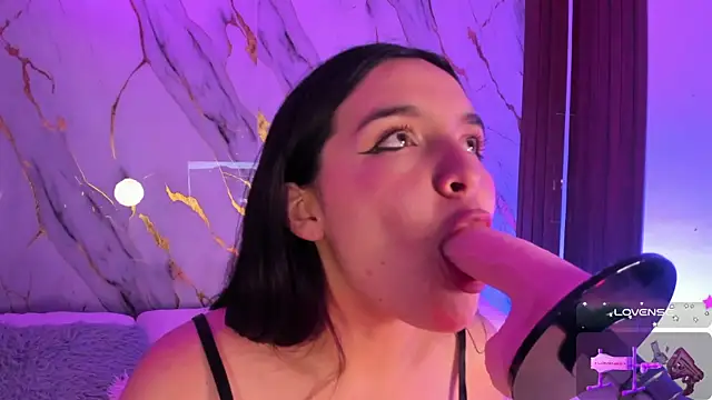 Snapshot of alicecute77 chatting on November 18, 2025, 2:27 am alicecute77 online show from November 18, 2025, 2:27 am