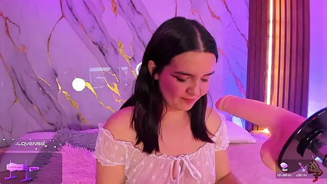 Snapshot of alicecute77 chatting on October 28, 2025, 2:34 am alicecute77 online show from October 28, 2025, 2:34 am