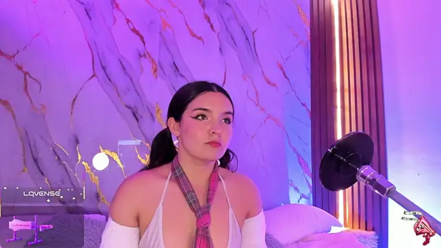 Snapshot of alicecute77 chatting on October 26, 2025, 2:23 am alicecute77 online show from October 26, 2025, 2:23 am