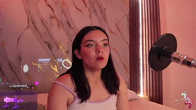 Snapshot of alicecute77 chatting on October 13, 2025, 2:24 am alicecute77 online show from October 13, 2025, 2:24 am