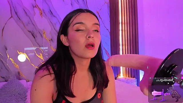 Snapshot of alicecute77 chatting on November 11, 2025, 2:28 am alicecute77 online show from November 11, 2025, 2:28 am