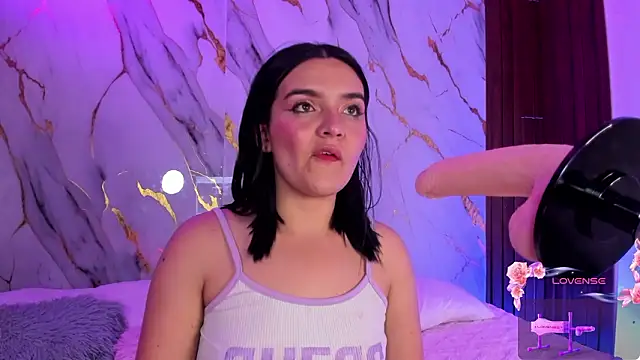 alicecute77 online show from February 8, 2026, 2:20 am