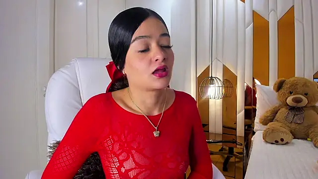 ValeriaPrado online show from November 11, 2025, 12:05 am