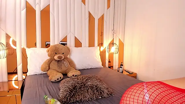 ValeriaPrado online show from December 3, 2025, 8:08 pm