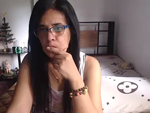 Prettysweetmum online show from February 18, 2026, 3:37 am