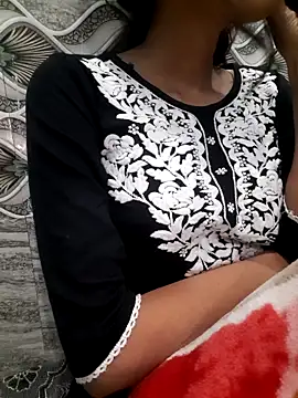 Aarti-kumri online show from November 12, 2025, 3:49 pm