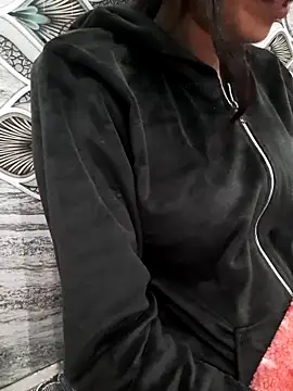 Aarti-kumri online show from November 14, 2025, 6:11 pm