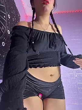 Snapshot of ZeziGamingg chatting on January 17, 2026, 7:23 am ZeziGamingg online show from January 17, 2026, 7:23 am