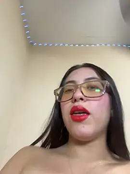 Snapshot of ZeziGamingg chatting on November 2, 2025, 9:31 pm ZeziGamingg online show from November 2, 2025, 9:31 pm