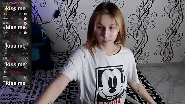 Snapshot of RoyAngela chatting on November 14, 2025, 1:59 pm RoyAngela online show from November 14, 2025, 1:59 pm