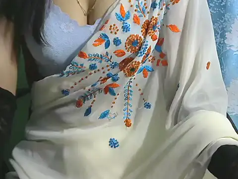 sheetal-sheetal95 online show from April 21, 2026, 5:52 pm