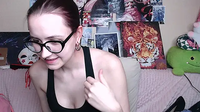 AliceChio online show from December 19, 2025, 5:21 am