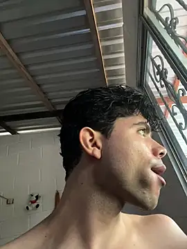 Axel-Mejia online show from February 4, 2026, 6:36 pm