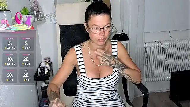 Snapshot of sexygilf82 chatting on May 26, 2026, 7:56 pm sexygilf82 online show from May 26, 2026, 7:56 pm