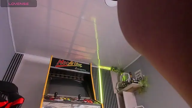 Jenie fire  online show from October 25, 2025, 7:58 pm