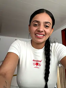 Snapshot of AnaaFaith_ chatting on December 18, 2025, 8:23 pm AnaaFaith online show from December 18, 2025, 8:23 pm