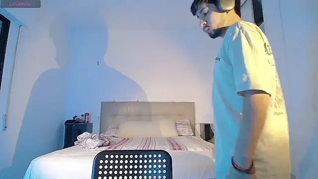 Snapshot of Dimax_xxx chatting on October 10, 2025, 8:31 pm Dimax xxx online show from October 10, 2025, 8:31 pm