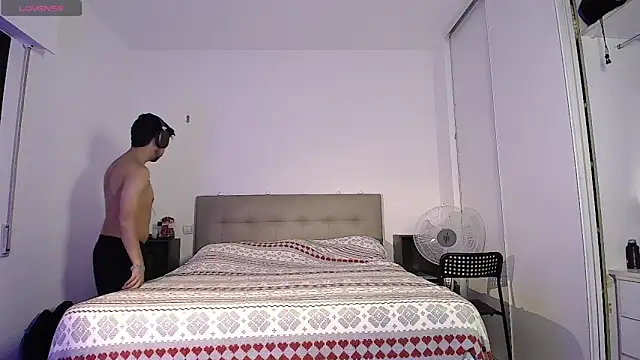 Snapshot of Dimax_xxx chatting on October 9, 2025, 10:21 pm Dimax xxx online show from October 9, 2025, 10:21 pm