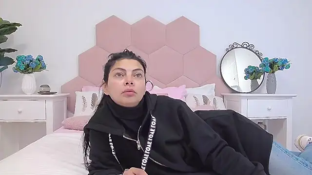 LadyLiia online show from February 18, 2025, 4:37 am