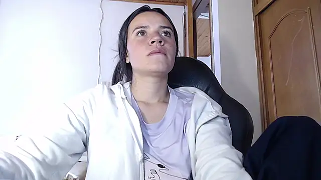 Snapshot of Skylar_Serenity chatting on September 14, 2025, 5:13 pm Skylar Serenity online show from September 14, 2025, 5:13 pm