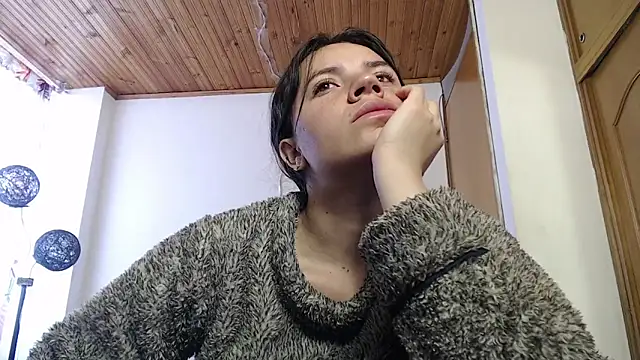 Snapshot of Skylar_Serenity chatting on October 14, 2025, 2:50 pm Skylar Serenity online show from October 14, 2025, 2:50 pm