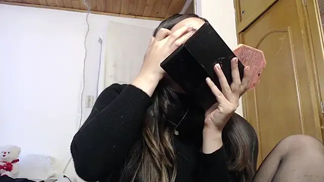 Snapshot of Skylar_Serenity chatting on October 7, 2025, 6:31 pm Skylar Serenity online show from October 7, 2025, 6:31 pm