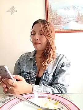 Snapshot of MIA_29- chatting on October 6, 2025, 7:03 pm MIA 29- online show from October 6, 2025, 7:03 pm