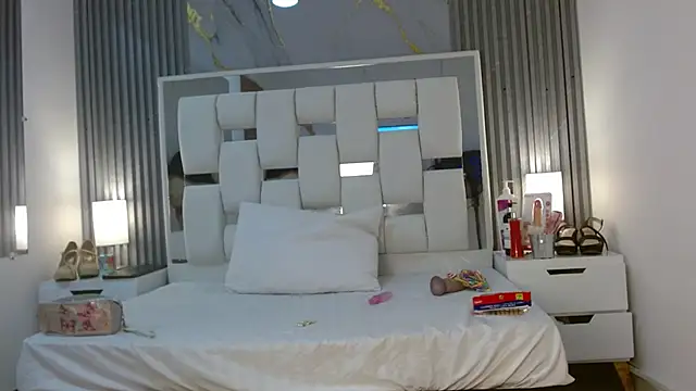 VanessaHard as online show from September 25, 2025, 7:31 pm