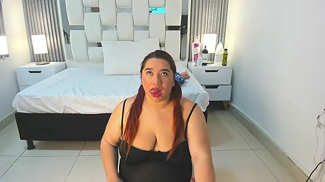 VanessaHard as online show from October 18, 2025, 8:11 pm